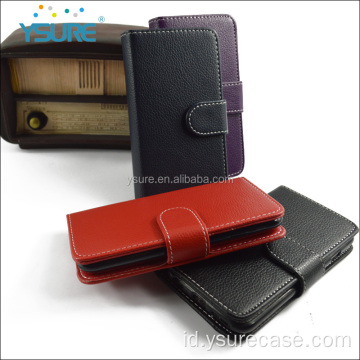 Casing sintetis dengan slot kartu yang nyaman